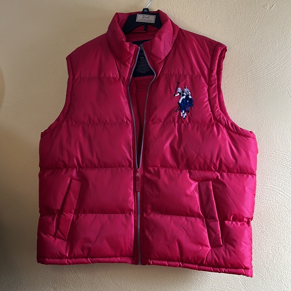 US Polo Association Mens Red Vest w/ Two Front Pockets in Pristine Condition!!